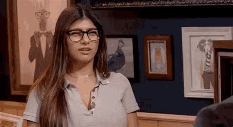 mia khalifa gif|Mia